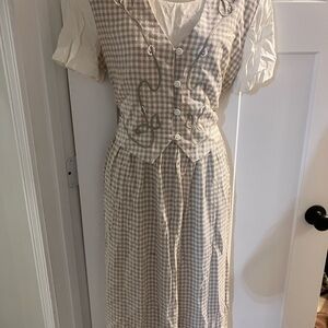 Chic Beige Checkered Midi Dress